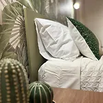Guest house & Breakfast Olmo Tondo 3*